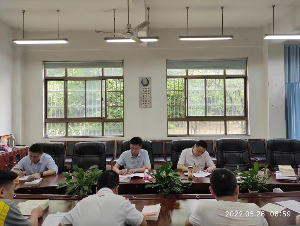 副董事长刘修海参加继教公司第二支部主题党日活动